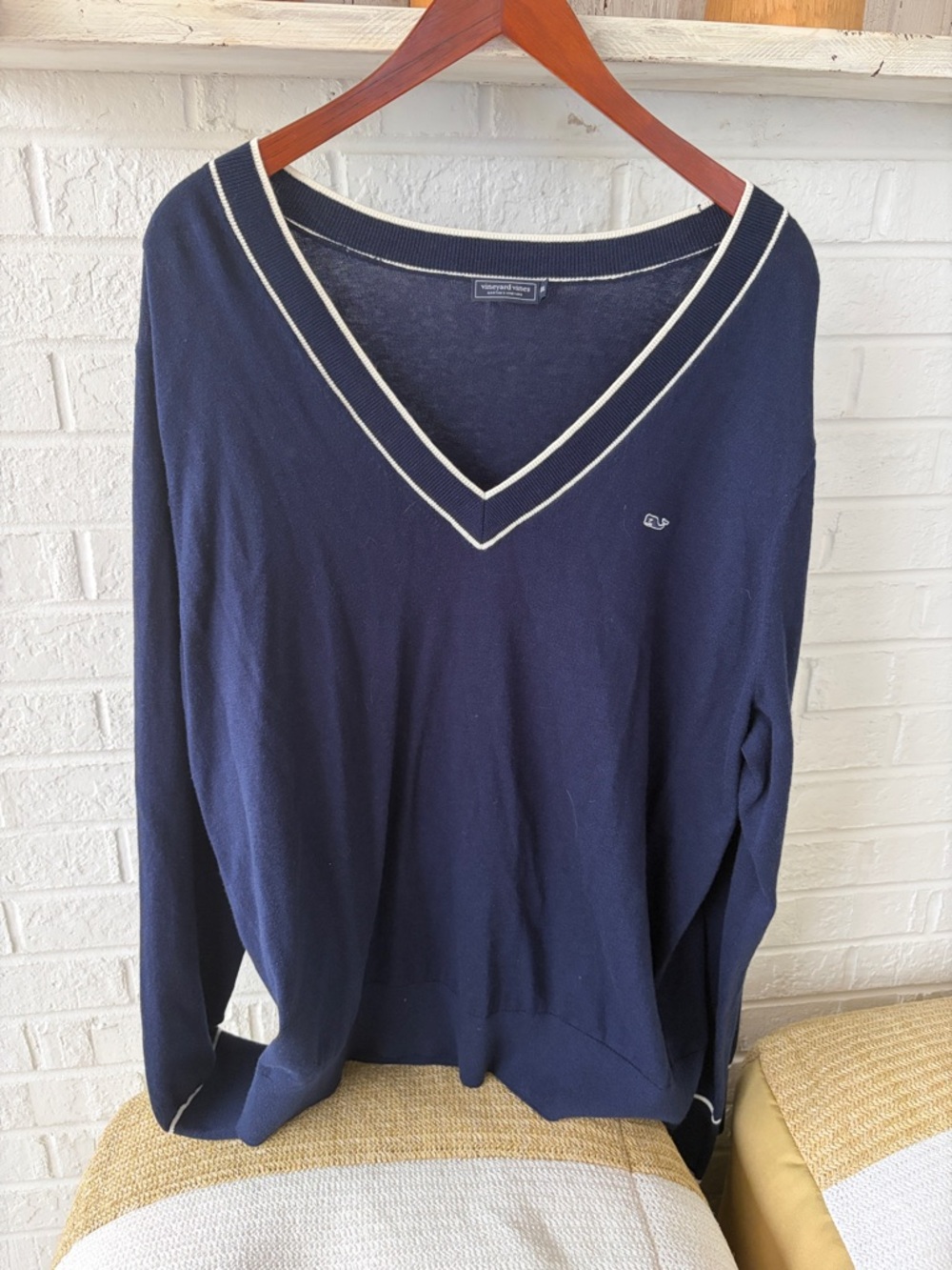 Vineyard Vines Heritage Tipped Navy XXL V-Neck Sweater